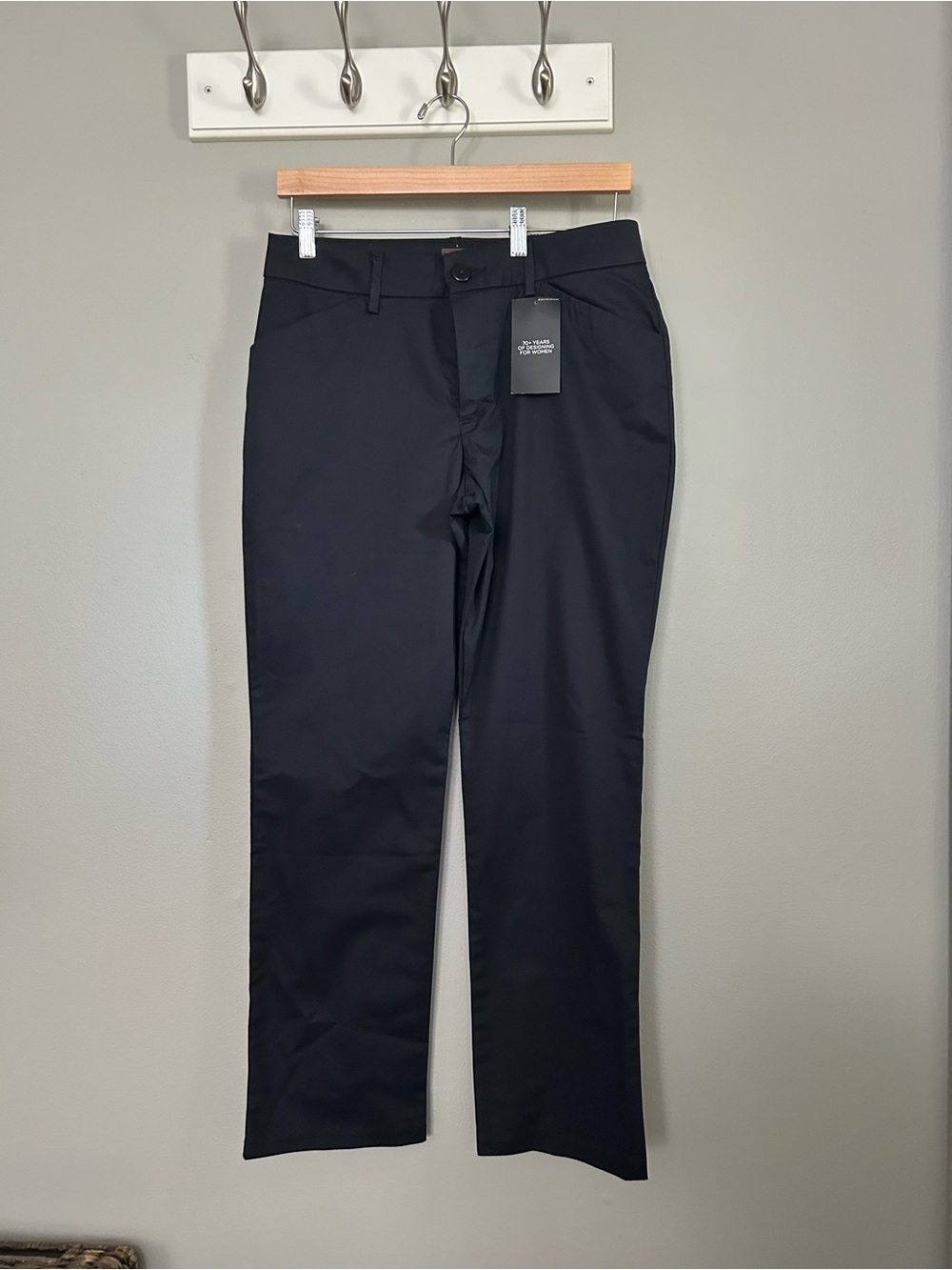 Women’s Lee Black Chino Pants - Wrinkle Free. 8 Short